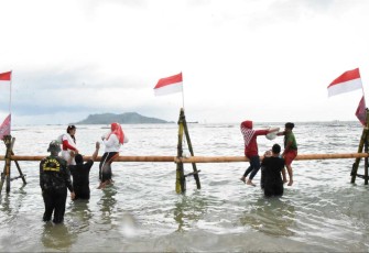 Keseruan aksi lomba kemerdekaan di laut, Jum'at (18/8)