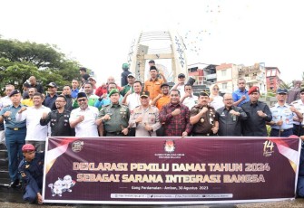 Pangdam XVI/Pattimura Mayjen TNI Syafrial saat deklarasi damai pemilu provinsi Maluku, Rabu (30/8)