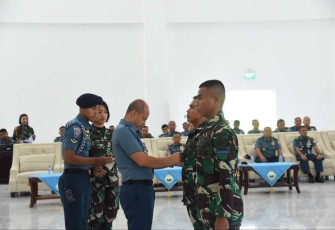 Kepala Staf Koarmada III Laksamana Pertama Singgih Sugiarto saat membuka Latihan On The Job Training Bintara dan Tamtama Remaja, Senin (9/10)