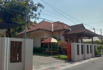 Penampakan Rumah Pribadi Suami dan Rini Syarifah (Bupati Blitar) yang Disewa Pemkab Blitar Hingga Ratusan Juta untuk Rumah Dinas Wakil Bupati Blitar.