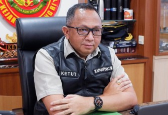 Kapuspenkum Ketut Sumedena saat memberikan keterangan pers, Minggu (29/10)