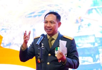 Panglima TNI Jenderal TNI Agus Subiyanto dalam sambutannya pada saat penandatanganan Nota Kesepahaman antara TNI dengan Kementerian Pertanian RI tentang Dukungan Pelaksanaan Pembangunan Pertanian, bertempat di Wisma A.Yani Jl. Taman Suropati No.10 Menteng Jakarta Pusat, Senin (4/12/2023).