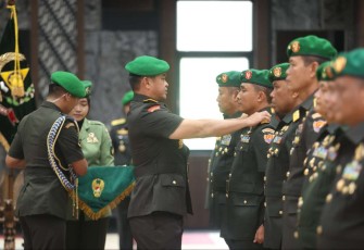 Kasad Jenderal TNI Maruli Simanjuntak memimpin sertijab di Jakarta, Selasa (12/12)