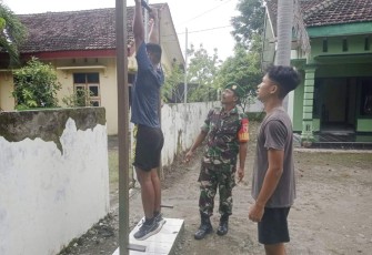 Pembinaan fisik pemuda calon prajurit TNI di desa binaan