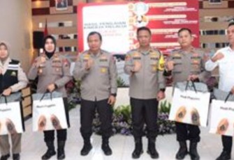 Kapolda Jatim Irjen Pol Toni Harmanto bersama jajaran Polres Lamongan