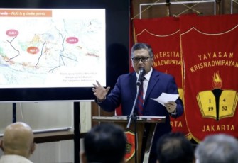 Hasto Kristiyanto pengajar Unhan RI saat orasi ilmiah di Unkris, Jakarta, Senin (3/4)