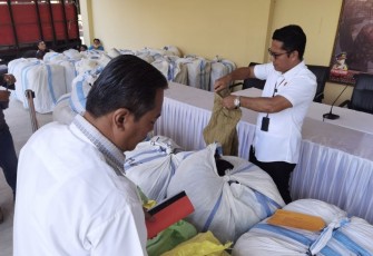 Pakaian impor bekas di Kecamatan Sekarbela Kota Mataram 