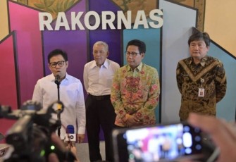 Mendes PDTT Abdul Halim Iskandar saat memberikan keterangan pers di Yogyakarta, Selasa (16/5)