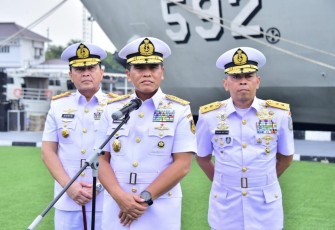 Kasal Laksamana TNI Muhammad Ali saat memberikan keterangan pers di Kolinlamil Jakarta 