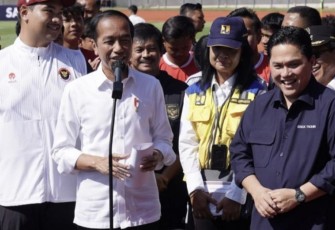 Presiden Joko Widodo saat memberikan keterangan pers di Stadion Si Jalak Harupat Kabupaten Bandung, Rabu (12/7)