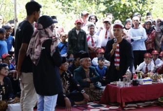 Ganjar Pranowo saat ngopi bareng mas Ganjar di Temanggung, Kamis (27/7)