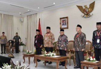 Wapres RI KH Ma'ruf Amin saat pengukuhan kepengurusan KDEKS di Istana Wakil Presiden, Jakarta, Senin (28/8)