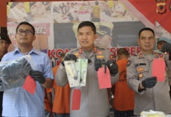 Kapolres Sukabumi AKBP Maruly Pardede saat memberikan keterangan pers, Sabtu (9/9)