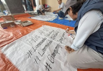Spanduk Rakyat Berbahan Karung