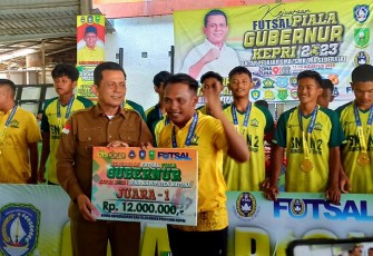 Gubernur Ansar saat Tutup Turnamen Kejuaraan Futsal Piala Gubernur Kepri 2023 Zona Natuna