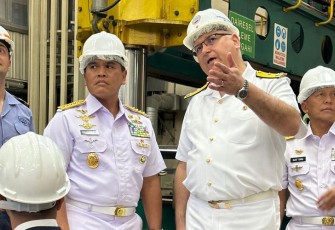 Kasal saat Kunjungi Industri Kapal Perang Turki  di Pantai Timur Laut Marmara di Golcuk, Kocaeli, Turki, Rabu (21/06). 