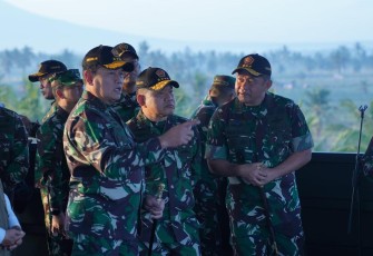 Operasi latihan gabungan dipimpin langsung oleh Panglima TNI Laksamana TNI Yudo Margono, S.E., M.M. dan diskenariokan para Kepala Staf Angkatan sebagai penasehat.