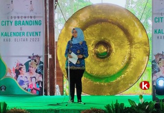 Bupati Blitar Rini Syarifah Saat Memberikan Sambutan dalam Acara Launching Calender Event Kabupaten Blitar Tahun 2023 dan Branding Land of Kings (Foto : Faisal NR / Klikwarta.com)