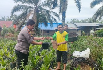 Antisipasi Kebakaran Lahan, Bhabinkamtibmas Imbau Masyarakat Tidak Bakar Lahan Sembarangan 
