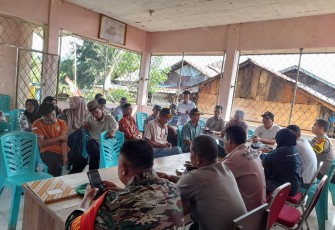 Kanit Binmas Polsek Lebong Atas Hadiri Musdesus BLT-DD Desa Kota Baru Santan