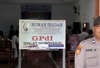Polsek Giri Mulya Saat Pengamanan Ibadah Minggu di Gereja