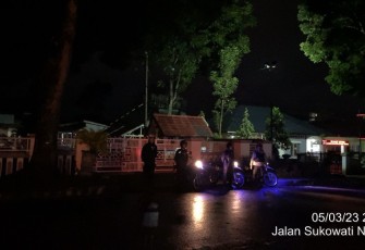 Personel Polres Rejang Lebong Saat Patroli Malam