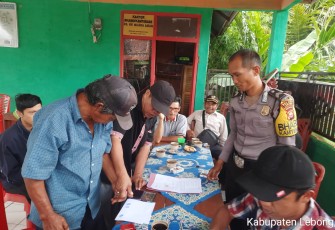 Bhabinkamtibmas Mediasi Dua Warga Bertikai Akhirnya Sepakat Berdamai