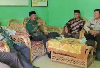 Bhabinkamtibmas Sambang Ke Da’i untuk Ciptakan Situasi yang Kondusif