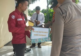 Polsek Batik Nau Giat Gerakan Berinfaq dan Bersedekah di Pagi Hari