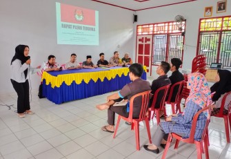 Bhabinkamtibmas Polres Bengkulu Utara Hadiri Kegiatan Pleno Terbuka Pemutakhiran Data  Pemilih 