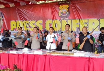 Press release pengungkapan Senpi ilegal