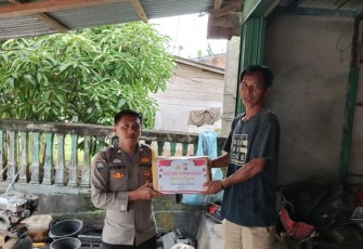 Polsek Pino Kembali Salurkan 25 Paket Sembako Kepada Warga Kecamatan Ulu Manna dan Kecamatan Pino 