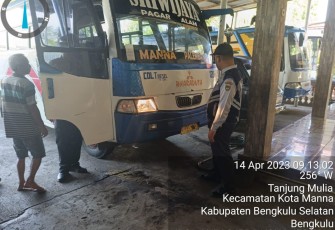 Pastikan Kelayakan, Sat Lantas Polres Bengkulu Selatan dan Dishub Periksa Kendaraan Angkutan Lebaran 