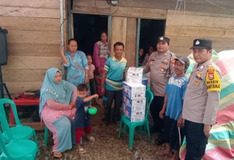 Polsek Talo Berikan Bantuan Kepada Warga yang Mengalami Musibah