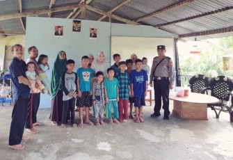 Polsek Kedurang Berikan Bansos Kepada Pondok Pesantran Sabilil Rasyad 