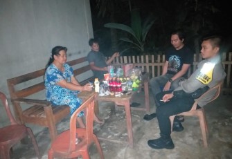 Bhabinkamtibmas Polsek Seginim Sambangi dan Berikan Imbauan Kamtibmas Kepada Warga Palak Bengkerung