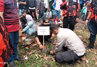 Kapolsek Talo Hadiri Penghijauan Pohon Mangrove di Pantai Pandan Sari