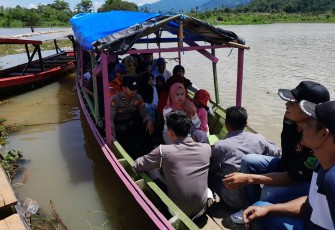 Personel Polsek Lebong Selatan Laksanakan Pengamanan Objek Wisata Danau Tes