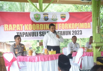 Bupati Dolly Pasaribu dan Kapolres AKBP Imam Zamroni, serta Forum Komunikasi Pimpinan Daerah (Forkopimda) Tapanuli Selatan (Tapsel) mengadakan "Rap Mangopi" bersama masyarakat Batang Angkola Narobi di Rumah Makan Pardomuan 2 Desa Pardomuan, Kecamatan Sayur Matinggi, Rabu (6/9).