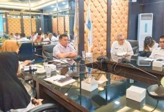 Sekretaris Daerah Kabupaten Bintan Ronny Kartika, saat memimpin rapat , di ruang Rapat 2 Kantor Bupati Bintan, Rabu (08/03/2023).