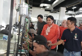 Ketum Dharma Pertiwi saat Kunker dan Baksos di Pulau Seribu Pura