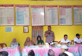 Kapolsek Karang Tinggi saat hadiri musdesus Desa Tumbuk Kec. Pagar Jati Kab. Bengkulu Tengah Tahun 2023 Rabu, (15/02/2023).