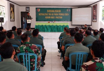 Dandim 0801/Pacitan Berikan Sosialisasi Netralitas TNI Kepada Prajurit
