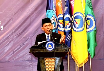 Gubernur Kepulauan Riau H. Ansar Ahmad 