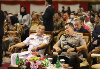 Wadan Kodiklatal saat Hadiri Peringatan Dies Natalis Ke-59 Universitas Negeri  Surabaya 