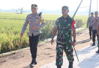 Dandim Ngawi saat Pimpin Pengamanan Route Kunker Presiden RI ke Wilayah Ngawi
