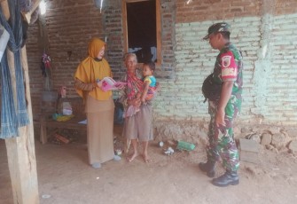 Door to door Babinsa Koramil Gemarang Lakukan Lakukan Pendataan Stunting