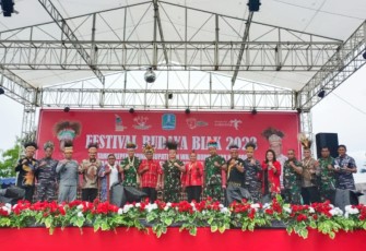  Perwira Staf Lanudal Biak Hadiri Festival Budaya Biak 2023 