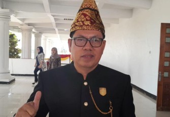 Anggota DPRD Provinsi Bengkulu Suimi Fales SH MH