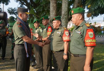 Komandan Korem (Danrem) 064/MY Brigjen TNI Fierman Sjafirial Agustus didampingi Kasi Ops Kasrem 064/MY melaksanakan kunjungan kerja perdana di wilayah Kodim 0601/Pandeglang. Selasa (28/12/2023)